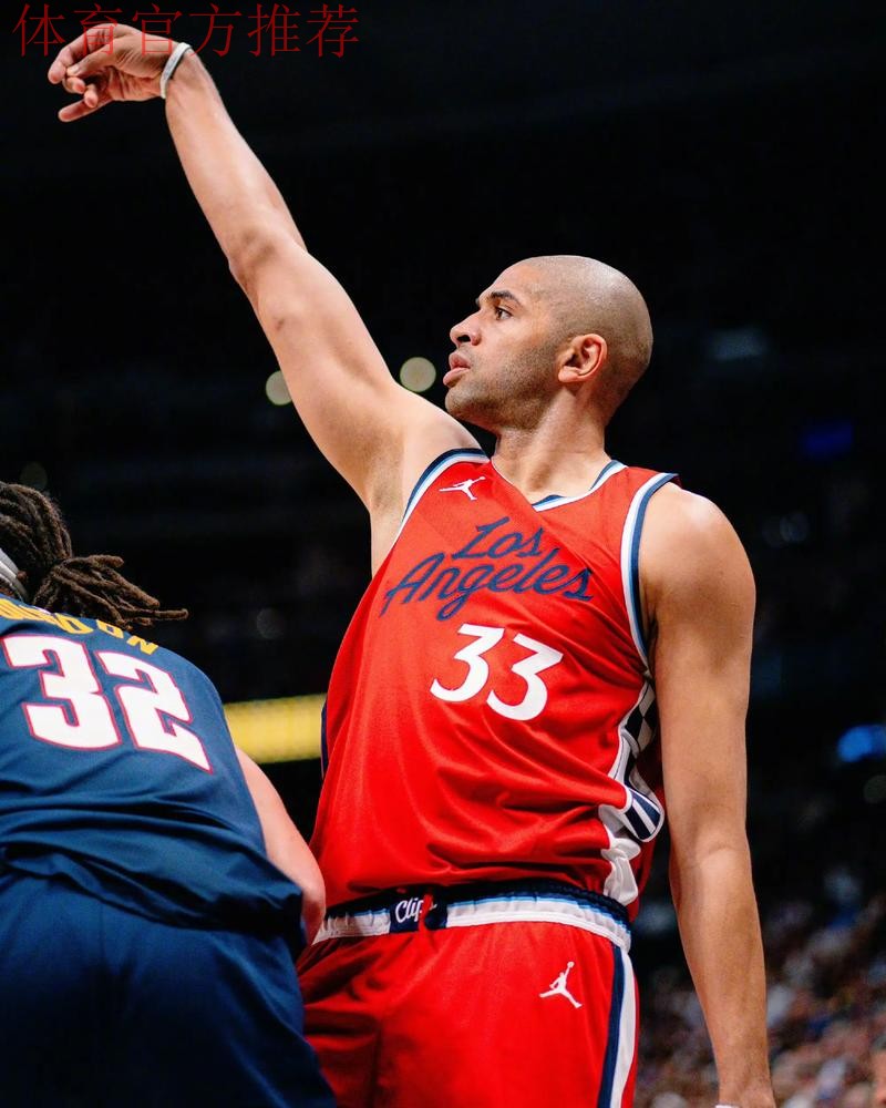 快船官方更新ins：祝尼古拉斯-巴图姆生日快乐！